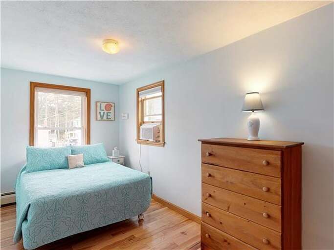 Second floor bedroom 2 | Full bed | Dresser