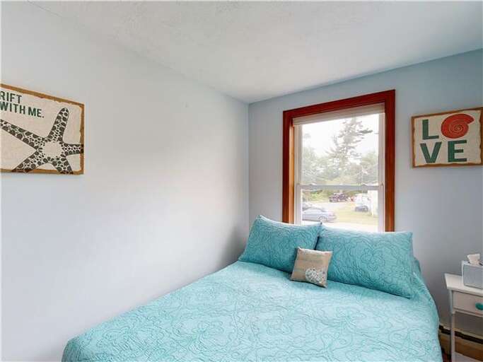  Full Bed | Nightstand 