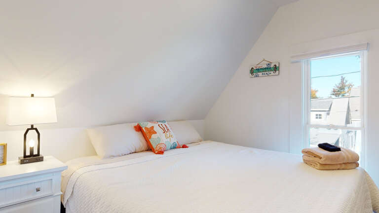 Primary bedroom| King bed Primary bedroom| King bed