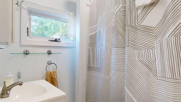 Full bathroom| Shower and tub combo Full bathroom| Shower and tub combo