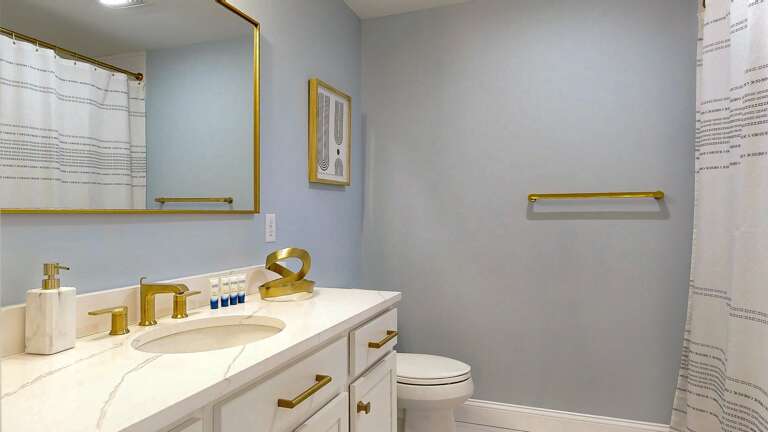 Second-floor bathroom| Shower/bath combo