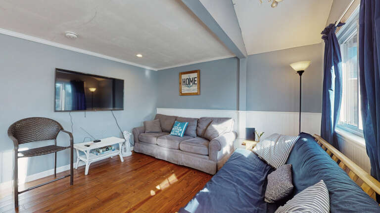 Roomy living space with smart TV