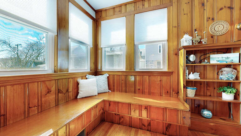 custom built in seating 