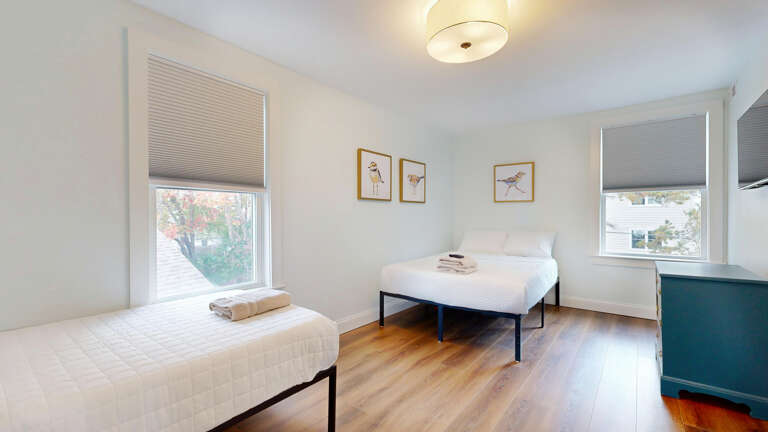 Full Bed and Twin Bed Full Bed and Twin Bed