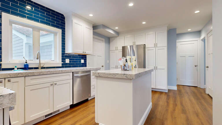 Equipped with updated appliances Equipped with updated appliances