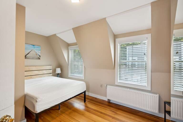 Bedroom 1- Queen bed Bedroom 1- Queen bed