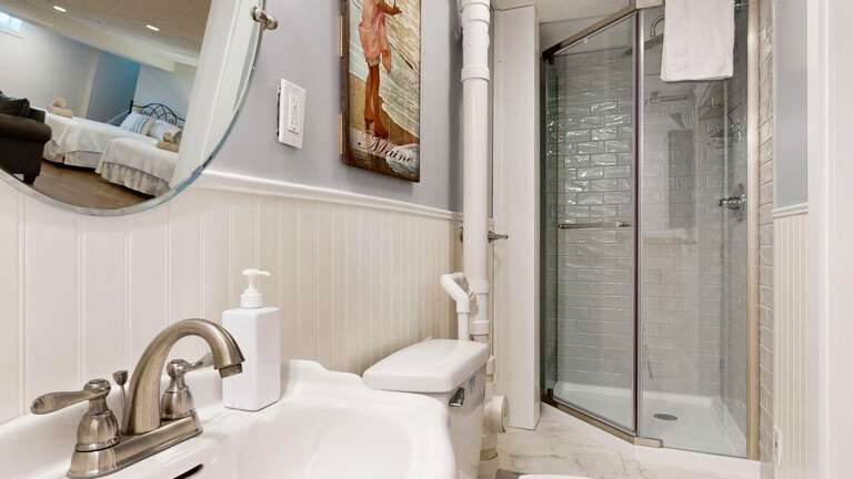 Standing Shower | Basement level  Standing Shower | Basement level