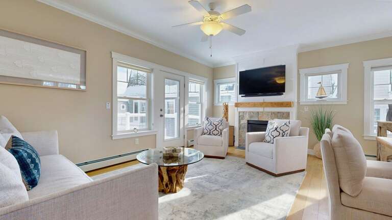 Spacious Living room| Open Concept  Spacious Living room| Open Concept