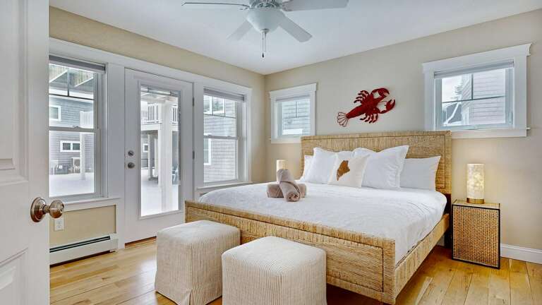 First Floor | King Bed  First Floor | King Bed