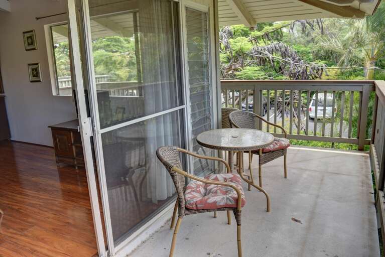 Wrap around lanai with plenty of seating