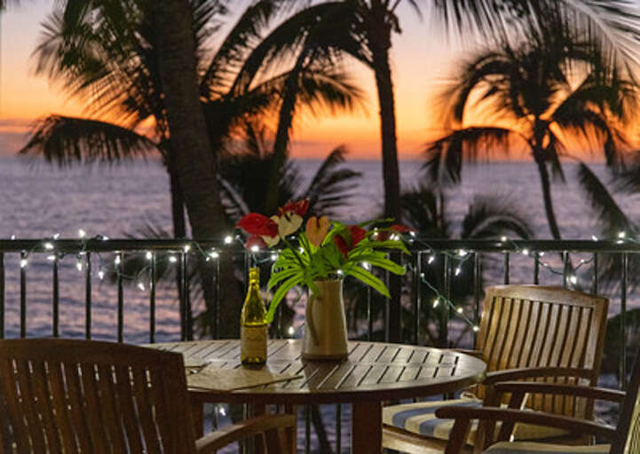 Enjoy sunsets with this ocean view! Enjoy sunsets with this ocean view!