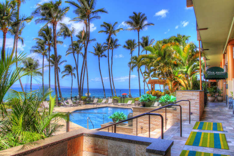 Mana Kai pool and 5 Palms restaurant