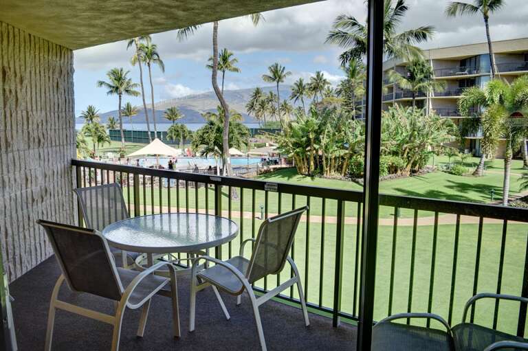 Private lanai with seating for outdoor meals or lounging in the Maui sun