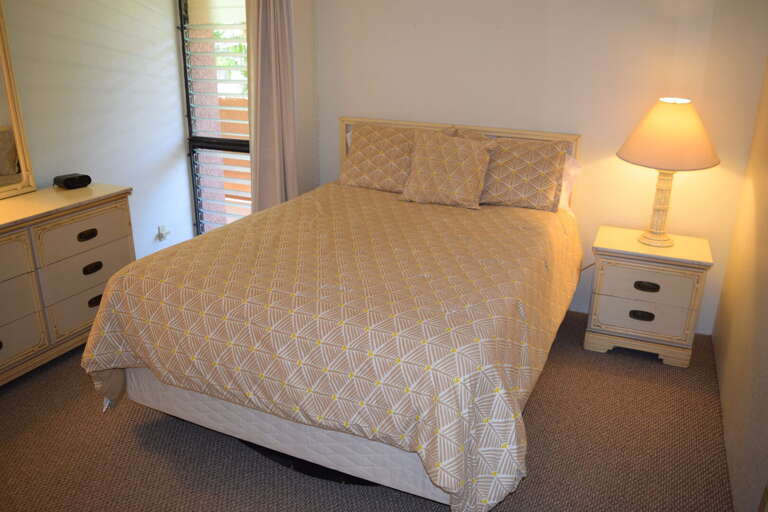 Bedroom with Queen bed