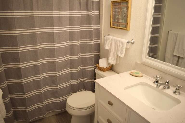 Full size bathroom Full size bathroom