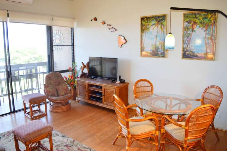 Living area opens to private lanai Living area opens to private lanai