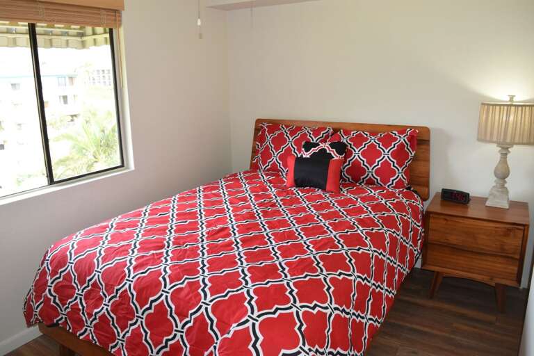 Guest bedroom with Queen bed Guest bedroom with Queen bed