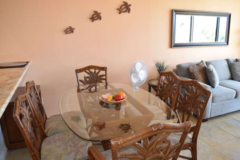 Dining area with seating for 6