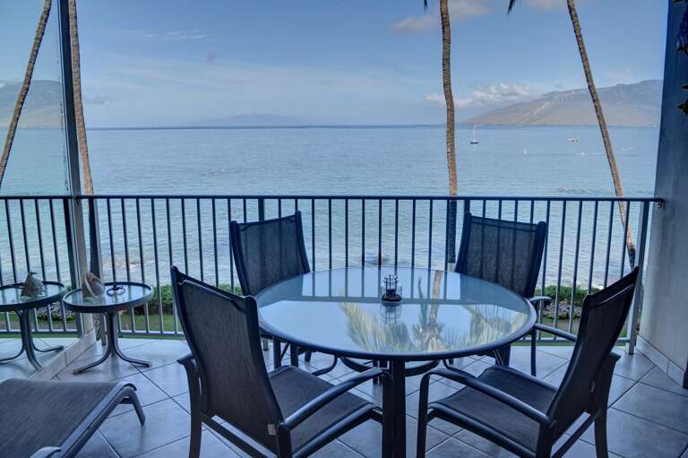 Large private lanai with incredible views Large private lanai with incredible views