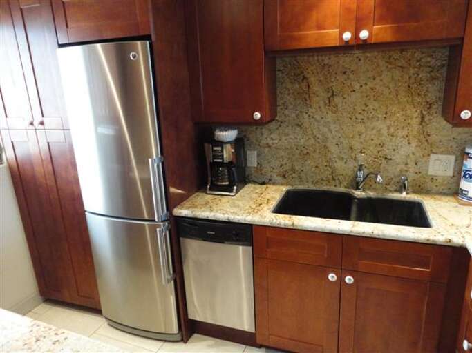 Updated kitchen and appliances