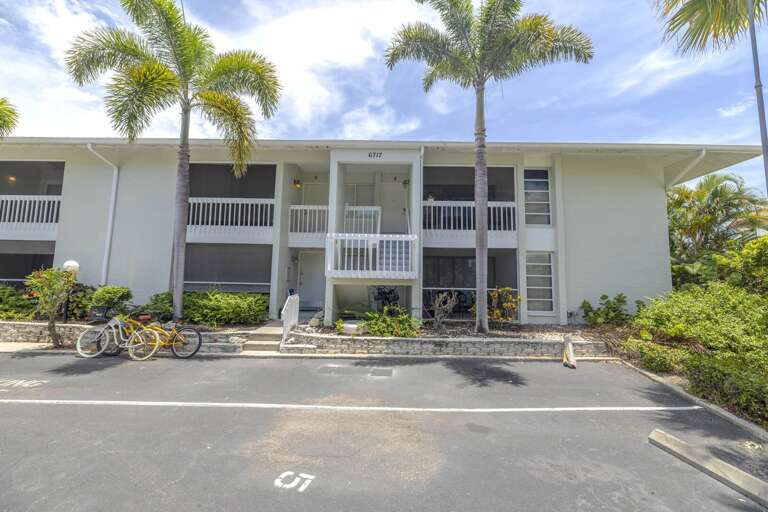 Gertrude Rentals' Midnight Palms, Siesta Key 1BR Gertrude Rentals' Midnight Palms, Siesta Key 1BR