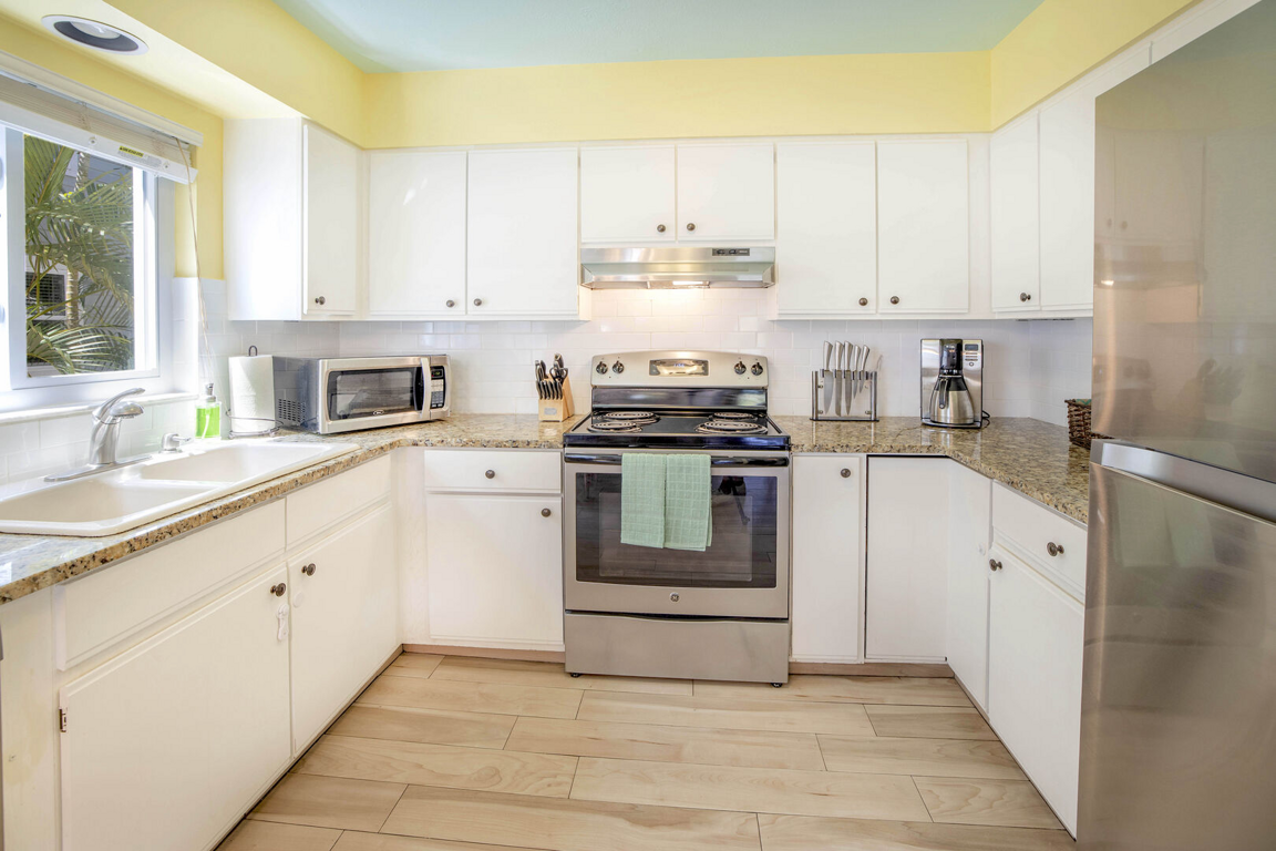 Large full kitchen, Siesta Key Village 3BR Large full kitchen, Siesta Key Village 3BR