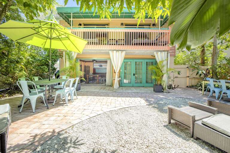 Tropical Patio & Tiki Bar, Siesta Key 3BR