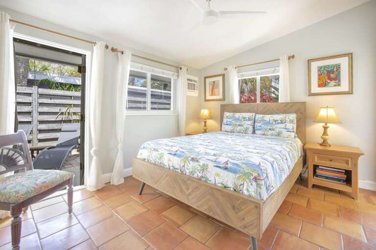 Queen bedroom with en-suite bath and patio, Siesta Key Village 3BR Queen bedroom with en-suite bath and patio, Siesta Key Village 3BR