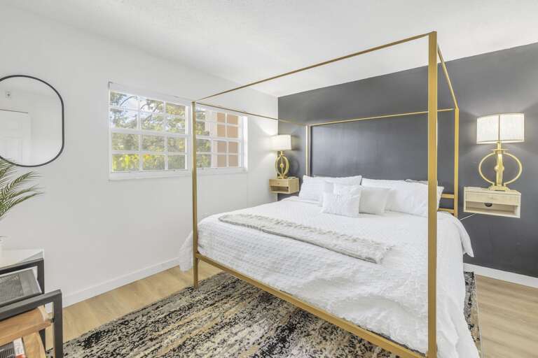 King bedroom with en-suite bath, Siesta Key 3BR King bedroom with en-suite bath, Siesta Key 3BR