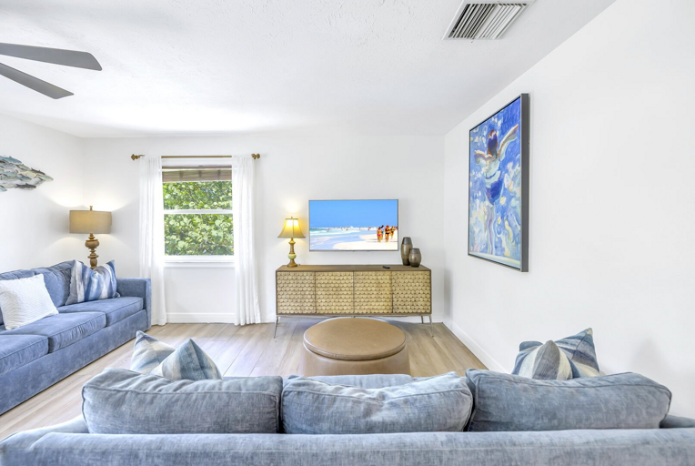 Living space with comfortable seating at The Coral Cabanas. Living space with comfortable seating at The Coral Cabanas.