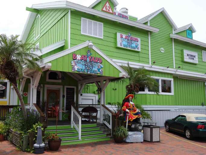 Nearby Bar and Grill | Siesta Key 1BR Nearby Bar and Grill | Siesta Key 1BR