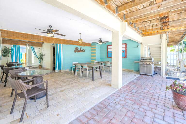 The Coral Cabanas, alfresco dining (shared)