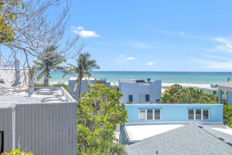 Master balcony sliver ocean view