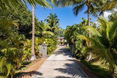 Aloha Aku Ohana Suite – Spacious Garden View Oasis