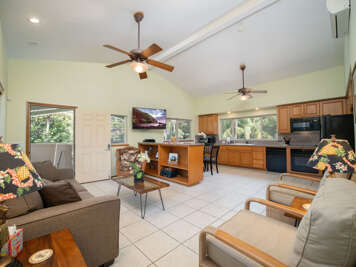 Aloha Aku Ohana2 Suite – Relaxing Garden Views Await
