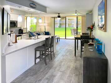 Maui Sunset Resort A102 - Aloha Mai, Remodel, Ground floor, 1BR/2BA, Sleeps 5, AC, Wifi, Pool!