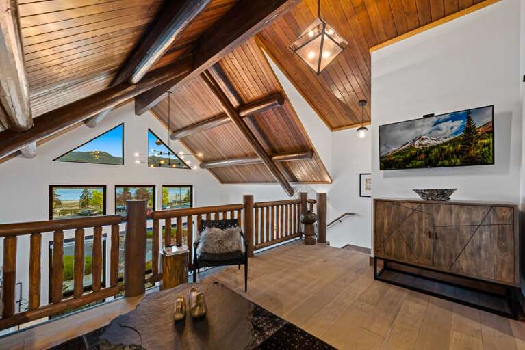 Loft area with 50 inch smart TV Loft area with 50 inch smart TV