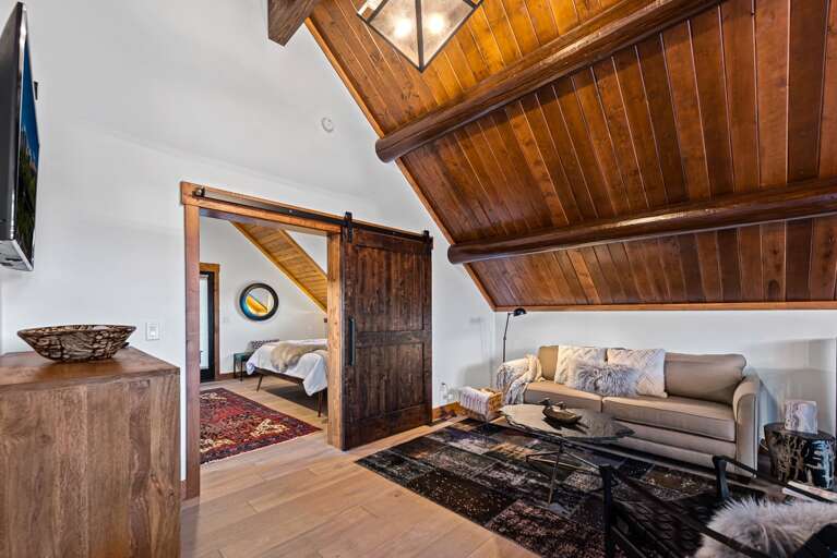 Loft area with 50 inch smart TV Loft area with 50 inch smart TV