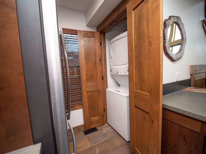 Full washer and dryer Full washer and dryer