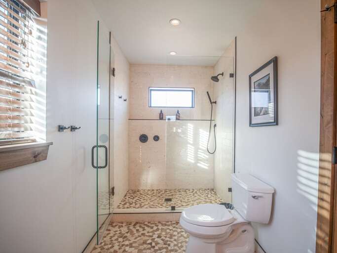 Mainfloor Master Bathroom