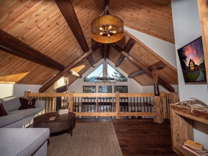 Upstairs Loft with Sleeper Couch