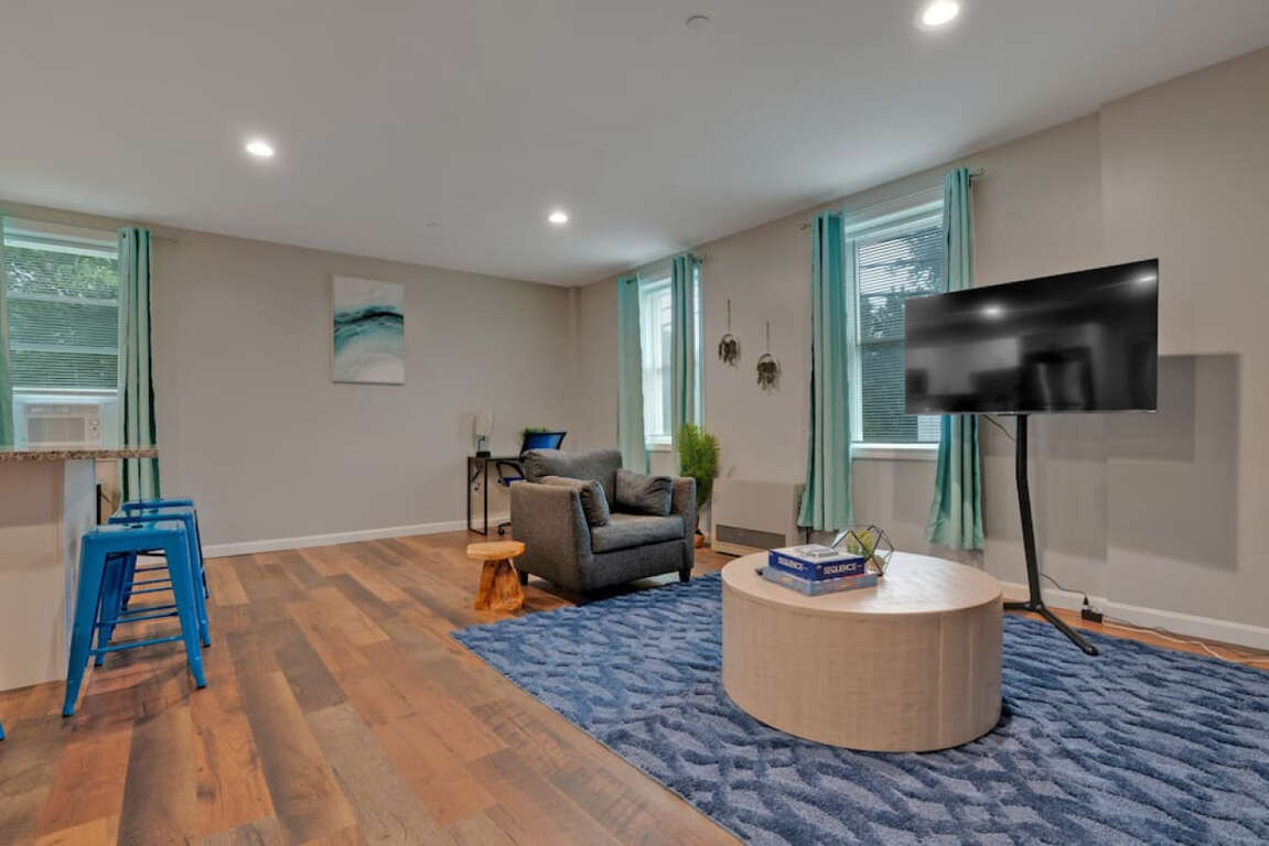 Clean 1BD Apartment in Gorham, ME Perfect Stay for 2 Guests Find