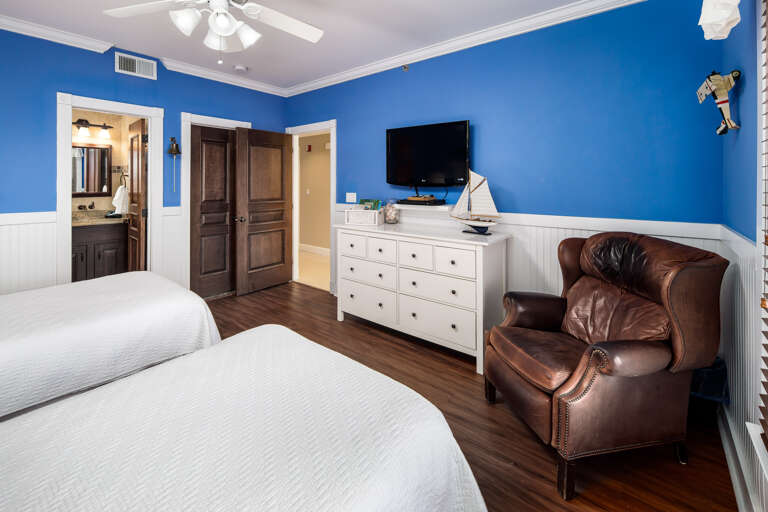 Third  bedroom with TV