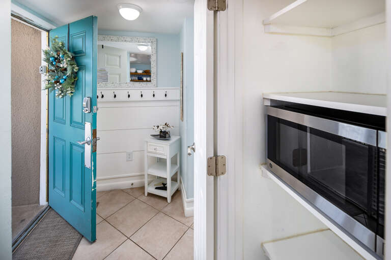 Foyer and kitchen entrance
