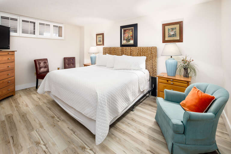 Bedroom features a King Size Bed