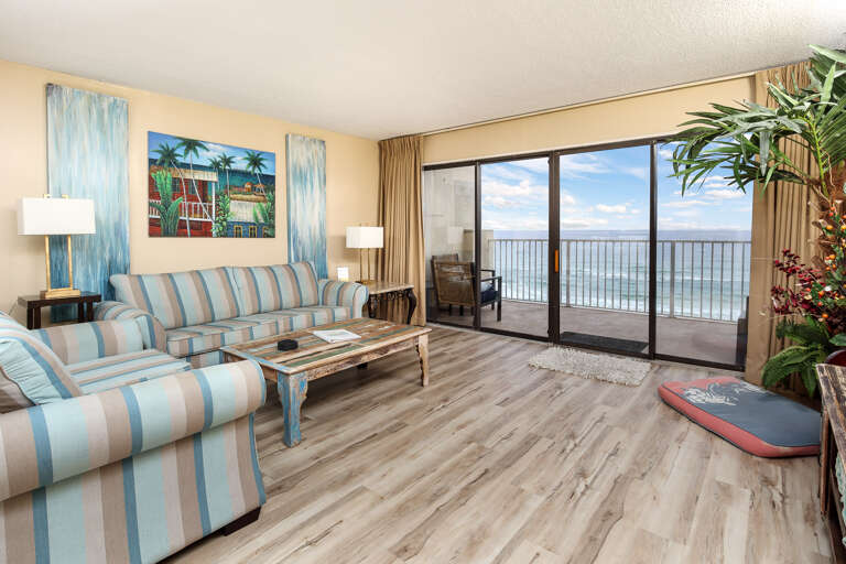 Livng room with balcony access