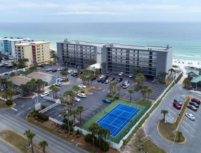 Island Echos tennis court