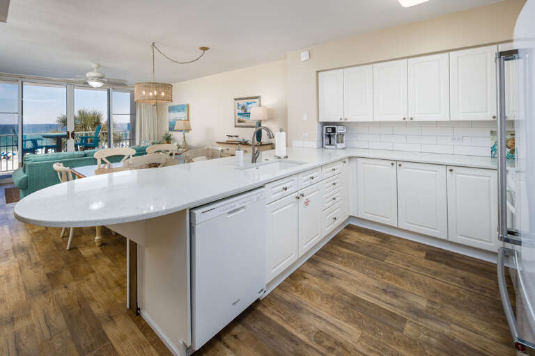 Fully stocked kitchen Fully stocked kitchen