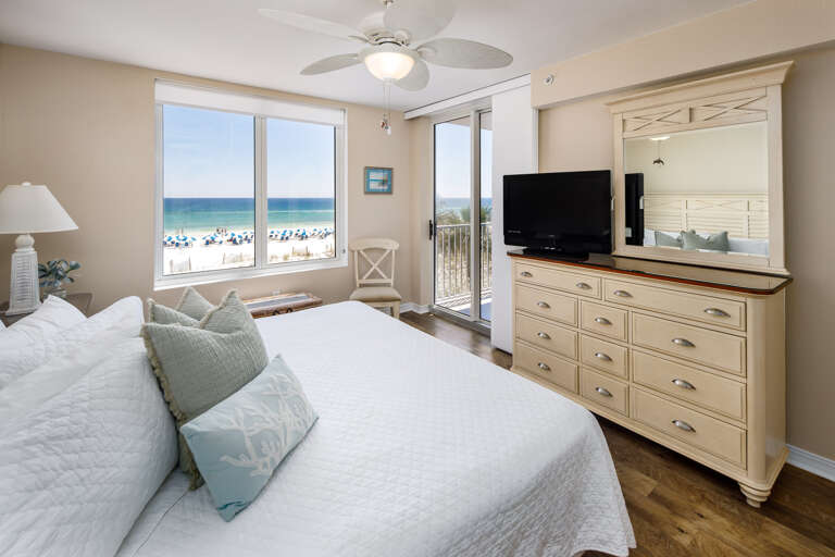 Master bedroom with TV and gulf views Master bedroom with TV and gulf views