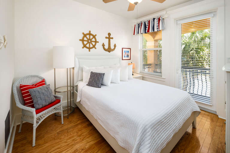 Second floor third bedroom with queen size bed Second floor third bedroom with queen size bed